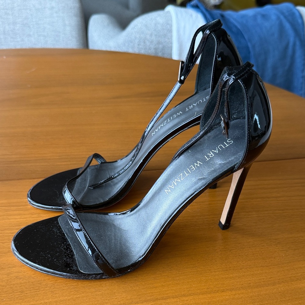 Women’s Stuart Weitzman Nudist in Black Patent. 4 inch heels in a size 9.5m